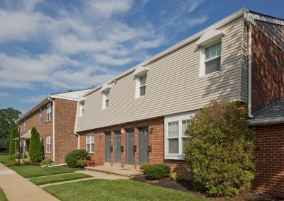 Exterior of Pickwick Apartments in Maple Shade, NJ